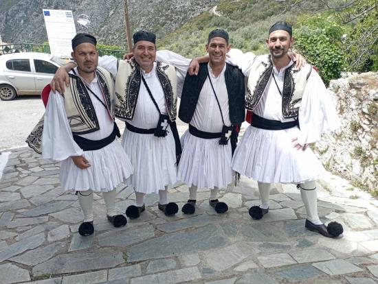 Παραδοσιακές Φορεσιές Καλαμάτα νομού Μεσσηνίας, Πελοπόννησος Ρούχα - Παπούτσια - Αξεσουάρ Πωλούνται (φωτογραφία 1)