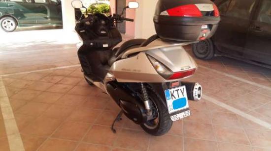 Motorbike scooter Honda Silverwing 400 for sale Λευκωσία νομού Κύπρου (νήσος), Κύπρος Μοτοσυκλέτες - Σκούτερς Οχήματα (φωτογραφία 1)