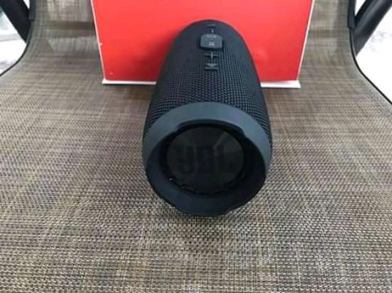 JBL CHARGE 3 40W ΥΠΟΔΟΧΗ ΚΑΡΤΑ ΜΝΗΜΗΣ USB AUX BLUETOOTH ΡΑΔΙ Πάτρα νομού Αχαϊας, Πελοπόννησος Μουσικά όργανα Πωλούνται (φωτογραφία 1)