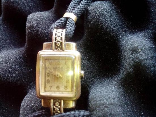 ORMO Χρυσό Ρολόι του 1923 Art Deco,antic χρυσο ,μαύρο κορδόν Δράμα νομού Δράμας, Μακεδονία Κοσμήματα - Ορολόγια Πωλούνται (φωτογραφία 1)