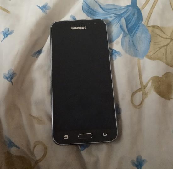 Samsung Galaxy J3 2016 Αργος Ορεστικο νομού Καστοριάς, Μακεδονία Κινητά τηλέφωνα - Αξεσουάρ Πωλούνται (φωτογραφία 1)