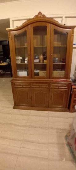 ΒΙΤΡΙΝΑ ΞΥΛΙΝΗ 2 ΚΟΜΜΑΤΙΩΝ ΣΕ ΚΛΑΣΙΚΟ ΣΧΕΔΙΟ Πάτρα νομού Αχαϊας, Πελοπόννησος Έπιπλα - Είδη σπιτιού / κήπου Πωλούνται (φωτογραφία 1)