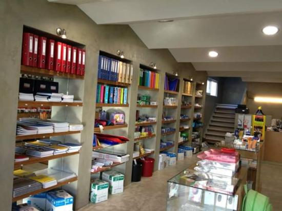 επίπλωση βιβλιοπωλείου Γλυφαδα νομού Αττικής - Αθηνών, Αττική Επιχειρήσεις Πωλούνται (φωτογραφία 1)