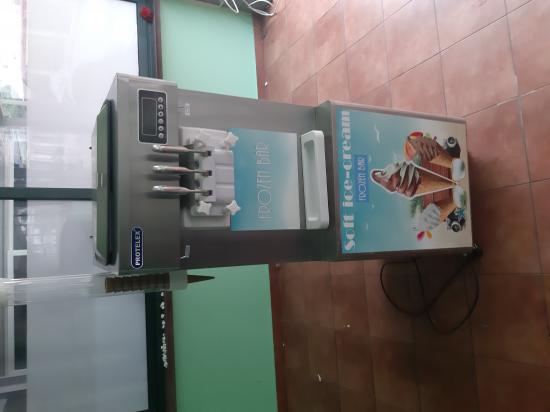 Πωλείται παγωτομηχανη soft Κατερίνη νομού Πιερίας, Μακεδονία Επιχειρήσεις Πωλούνται (φωτογραφία 1)