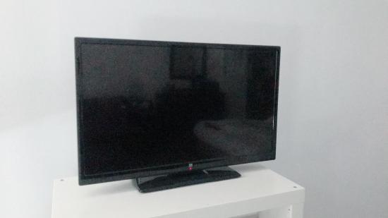 Πωλείται Τηλεόραση f&j 32´ Πάτρα νομού Αχαϊας, Πελοπόννησος Ηλεκτρονικές συσκευές Πωλούνται (φωτογραφία 1)