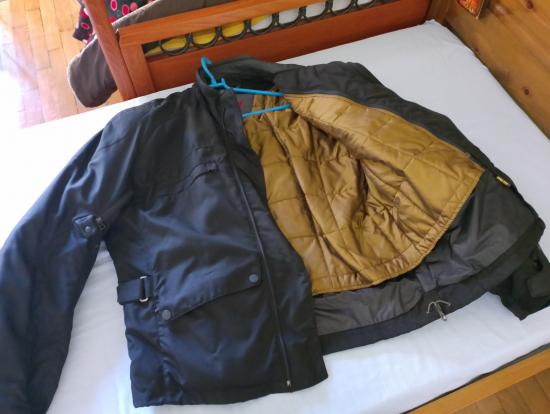 ΠΩΛΟΥΝΤΑΙ 2 BIKE JACKETS & 2 ΚΡΑΝΗ ΜΗΧΑΝΗΣ ΟΛΟΚΑΙΝΟΥΡΙΑ. Ζωγραφος νομού Αττικής - Αθηνών, Αττική Αθλητικά είδη / Σπορ Πωλούνται (φωτογραφία 1)