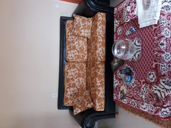 σαλόνι 1 τριθεσιος καναπές και 1 διθέσιος Χαλκίδα νομού Ευβοίας, Στερεά Ελλάδα Έπιπλα - Είδη σπιτιού / κήπου Πωλούνται (φωτογραφία 1)