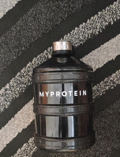 ΤΕΡΑΣΤΙΟ Μπουκάλι Νερού 1 Γαλόνι 3.78 L Myprotein Hydrator Αθήνα νομού Αττικής - Αθηνών, Αττική Αθλητικά είδη / Σπορ Πωλούνται (φωτογραφία 1)