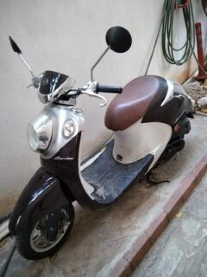 Daelim Bonita scooter Σπετσες νομού Αττικής - Πειραιώς / Νήσων, Αττική Μοτοσυκλέτες - Σκούτερς Οχήματα (φωτογραφία 1)