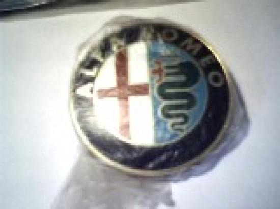 Πωλείται Σήμα Alfa Romeo - 8€! Πειραιας νομού Αττικής - Πειραιώς / Νήσων, Αττική Εξαρτήματα αυτοκινήτου / μοτό Οχήματα (φωτογραφία 1)
