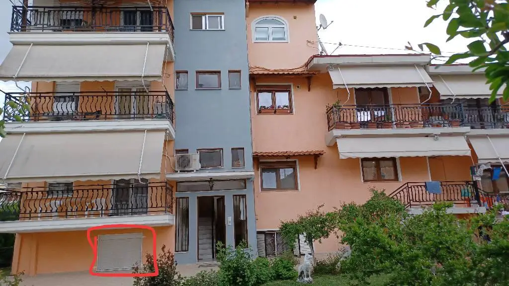 Τριάρι ημι υπογειο