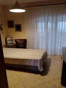 acious 4-Bedroom Split-Level Villa in Nea Michaniona with Ga - (μικρογραφία 4)