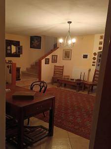 acious 4-Bedroom Split-Level Villa in Nea Michaniona with Ga - (μικρογραφία 10)