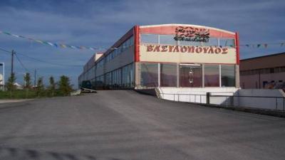 Ενοικίαση  Επαγγελματικών Χώρων ΙΣΟΓΕΙΟ - (μικρογραφία 2)