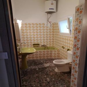Ενοικιάζεται διαμέρισμα 1 ορόφου στον Αυλώνα Αττικής.