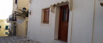 ΕΝΟΙΚΙΑΖΕΤΑΙ μονόχωρη ΓΚΑΡΣΟΝΙΕΡΑ στην Ερμούπολη - (μικρογραφία 9)