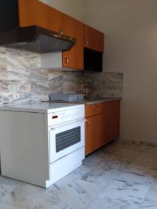 ΕΝΟΙΚΙΑΖΕΤΑΙ μονόχωρη ΓΚΑΡΣΟΝΙΕΡΑ στην Ερμούπολη - (μικρογραφία 12)