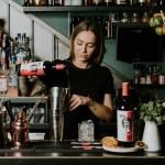 Zητούνται 2 barwoman έμπειρες με 80.00 ευρώ Στην Κρήτη Χανιά (μικρογραφία)