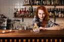 Zητούνται barwoman ευπαρουσίαστες για Νησιά και Επαρχία (μικρογραφία)