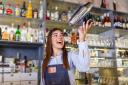 Zητούνται Επαγγελματίες Barwoman (μικρογραφία)