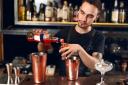 Ζητείται άμεσα Barmen, Στην Κύθνος, εμφανίσιμos για Clup (μικρογραφία)