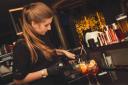 Ζητείται barwoman,εμφανίσιμη για Cafe-Bar-Clup στην Ικαρία (μικρογραφία)