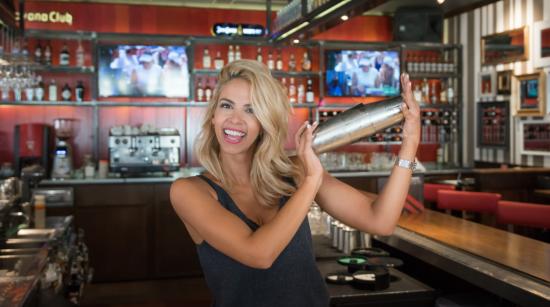 Ζητείται άμεσα barwoman εμφανίσιμη στην Πάτρα με 70-80.00 ευ Πάτρα νομού Αχαϊας, Πελοπόννησος Εστιατόρια - Καφέ - Μπαρ Εργασία (φωτογραφία 1)