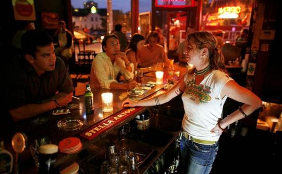 Ζητείται barwoman έμπειρη στην Πάτρα με 80.00 ευρώ μεροκάματ Πάτρα νομού Αχαϊας, Πελοπόννησος Εστιατόρια - Καφέ - Μπαρ Εργασία (φωτογραφία 1)