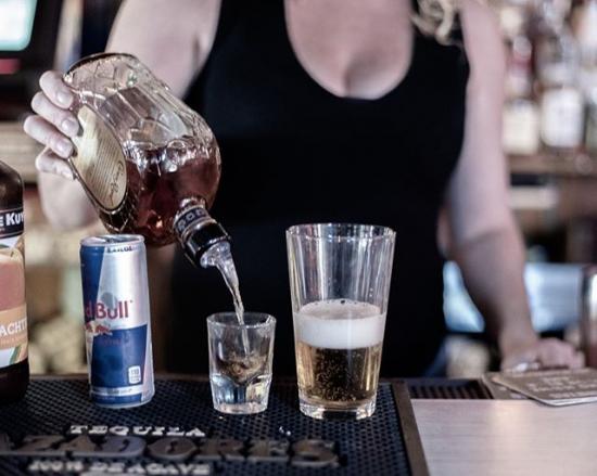 Ζητείται barwoman Στην Λήμνος με 80.00 ευρώ μεροκάματο. Μύρινα Λήμνου νομού Λέσβου, Νησιά Αιγαίου Εστιατόρια - Καφέ - Μπαρ Εργασία (φωτογραφία 1)