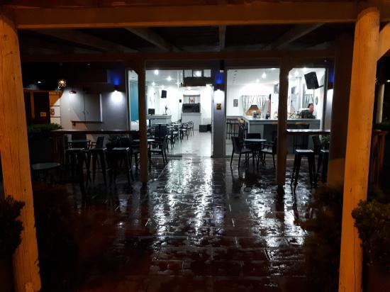 Ζητούνται barwoman για βραδινή εργασία Πάτρα νομού Αχαϊας, Πελοπόννησος Εστιατόρια - Καφέ - Μπαρ Εργασία (φωτογραφία 1)